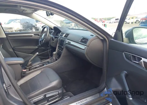 2017 Volkswagen Passat 1.8T Se из США, поврежденный, VIN 1VWGT7A32HC061204